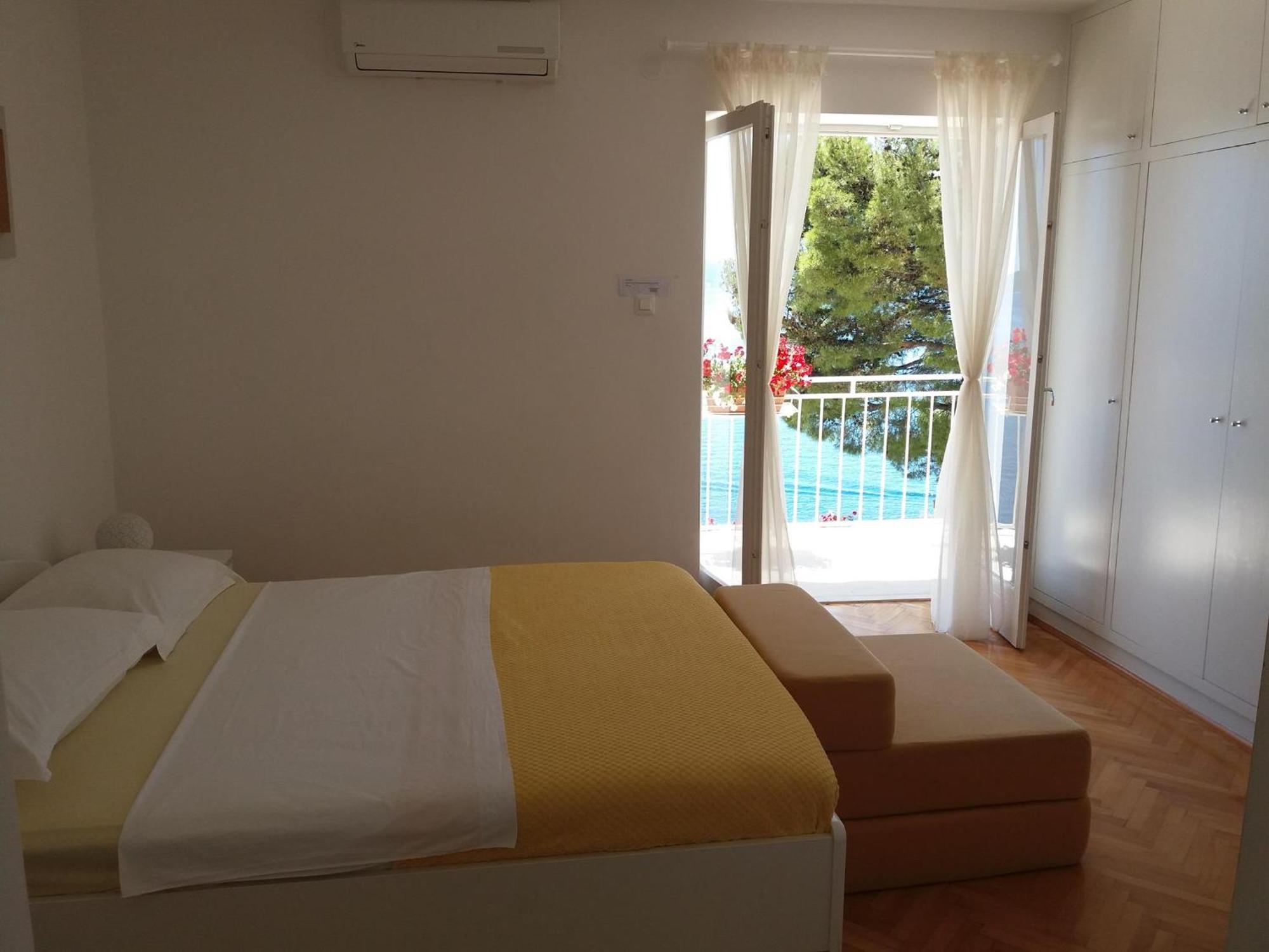Apartments Jakovic Brela Room photo