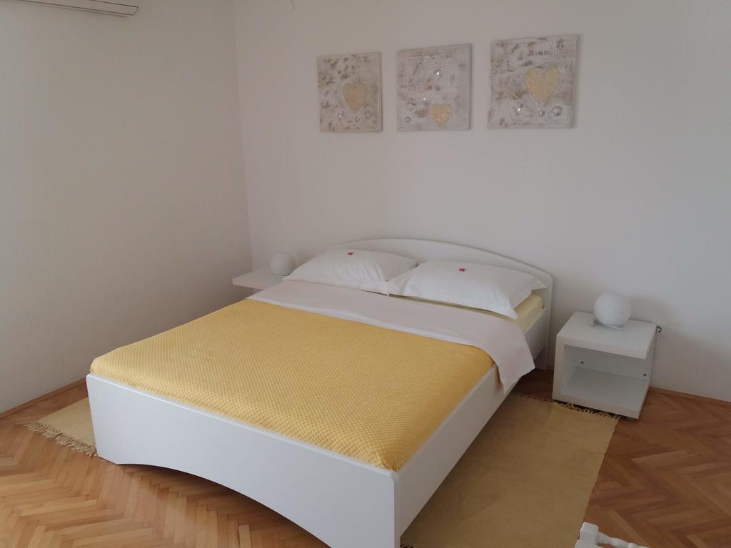 Apartments Jakovic Brela Exterior photo