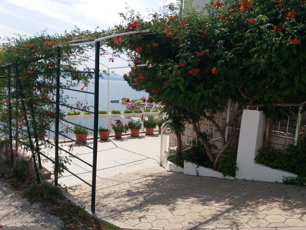 Apartments Jakovic Brela Exterior photo