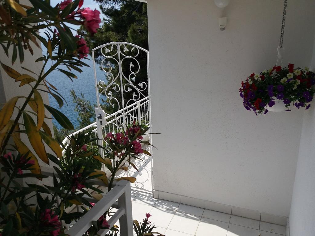 Apartments Jakovic Brela Exterior photo